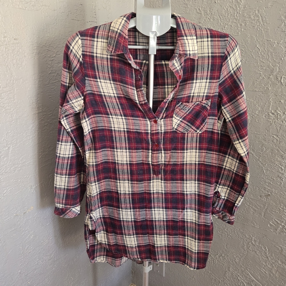 Casual Plaid Partial Button-Down Shirt - Red and White Tunic Length